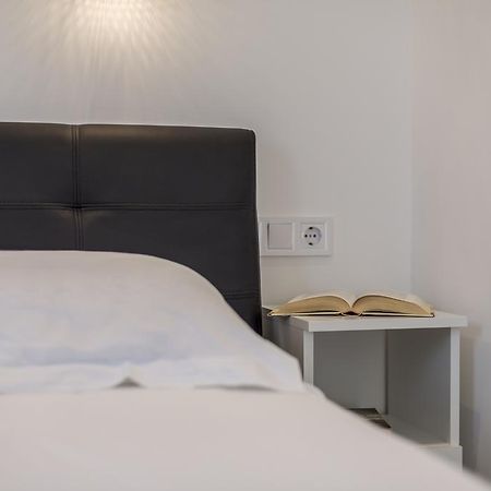 Apartments Biserka Bol Eksteriør bilde