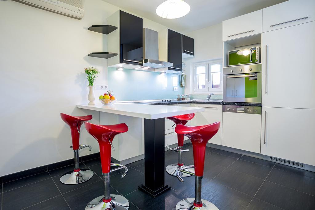 Apartments Biserka Bol Rom bilde
