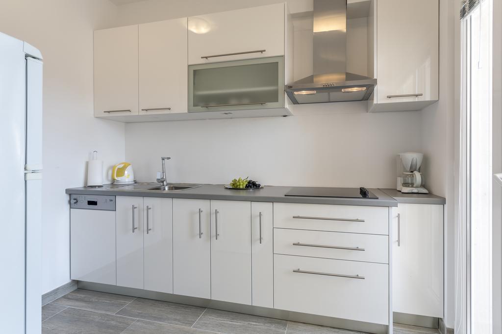 Apartments Biserka Bol Eksteriør bilde