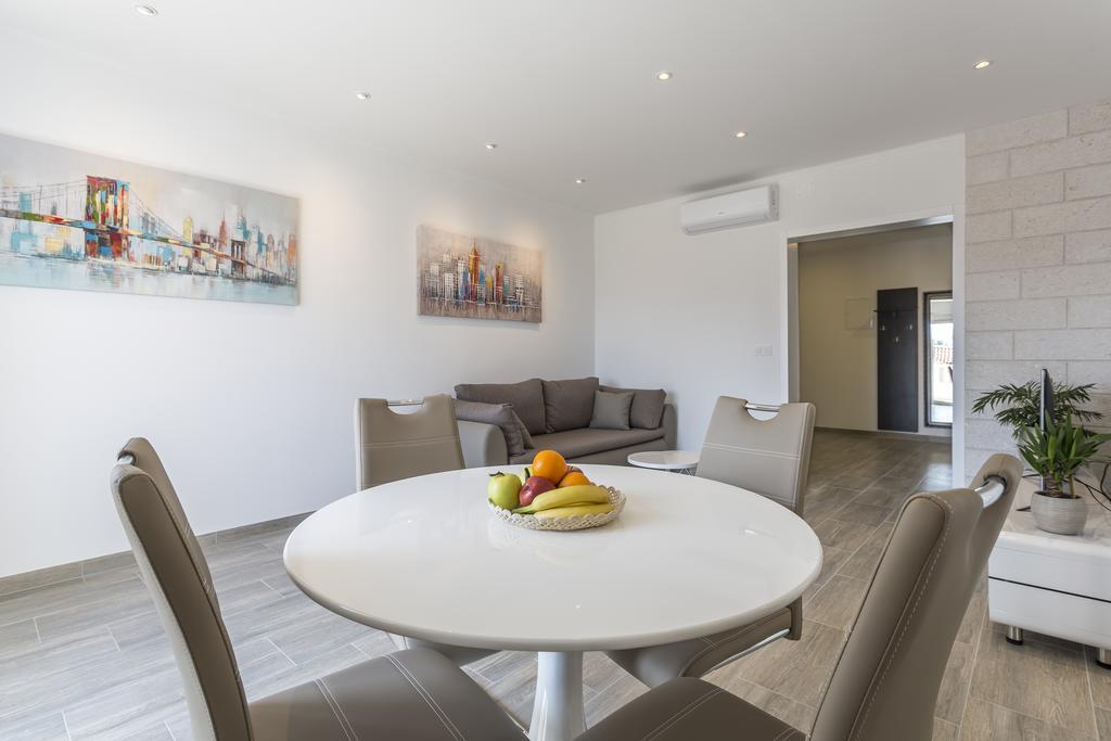 Apartments Biserka Bol Eksteriør bilde